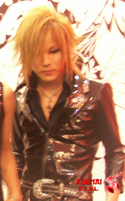 Uruha -  22 14391-680820-20100421130150